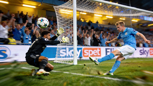 英超曼城队德布劳内精彩远射破门得分视频集锦